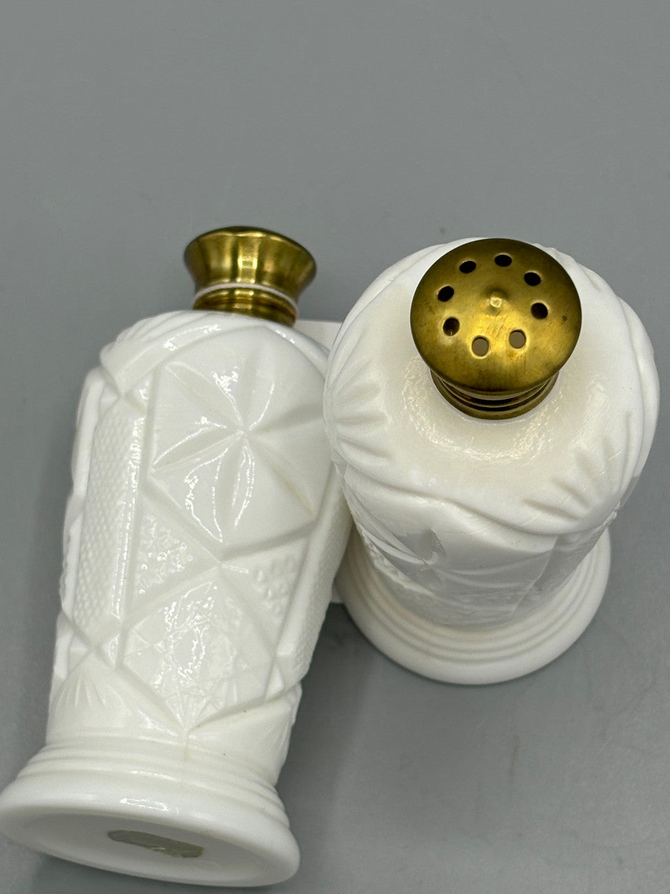 Lefton Star Milk Glass Salt and Pepper Set