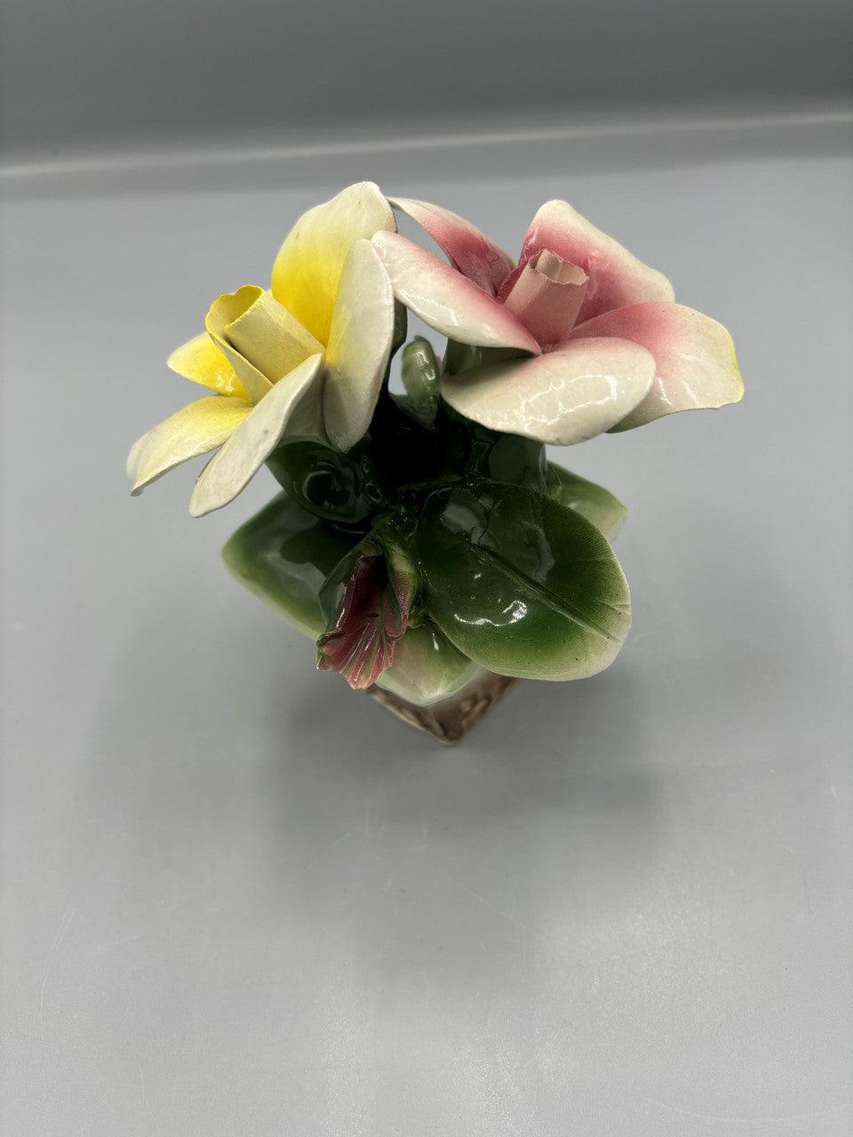 Capodimonte 2 flower ceramic statue