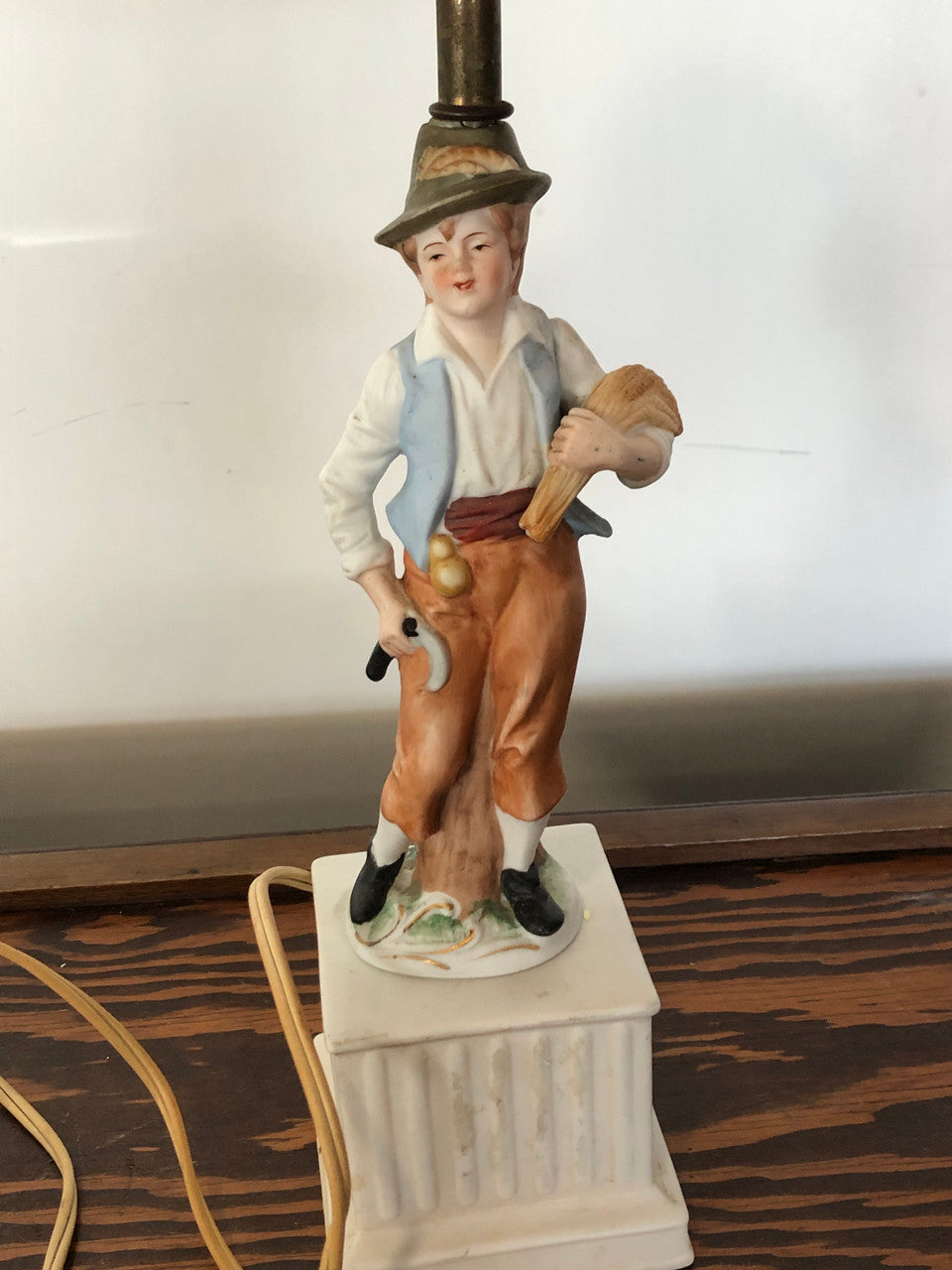 Vintage Victorian Handpainted figure lamp