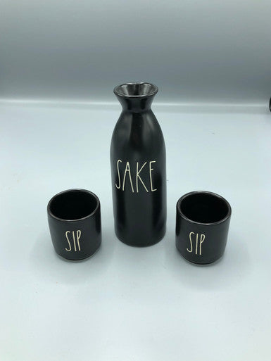 Rae Dunn Sake & 2 Sip Cup set