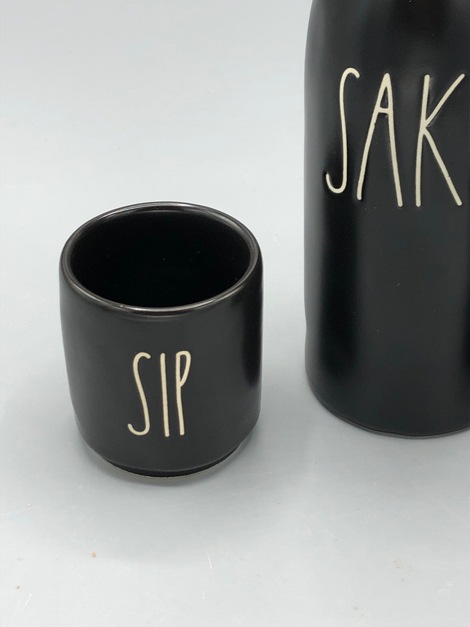 Rae Dunn Sake & 2 Sip Cup set