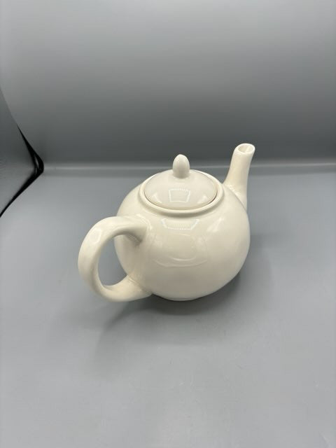 Rae Dunn tea pot