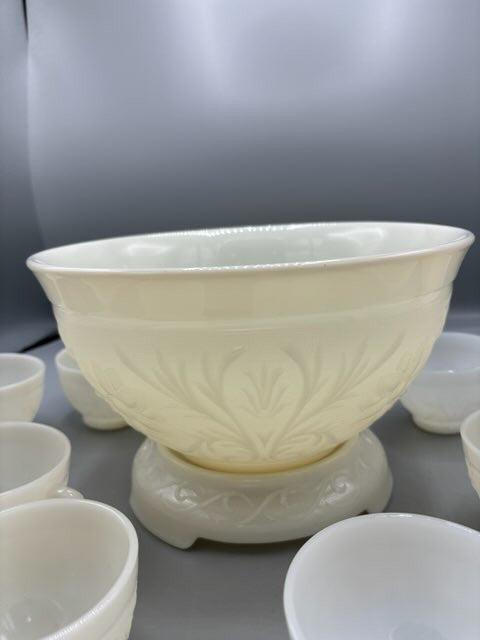 Vintage Anchor Hocking punch bowl set & 9 cups