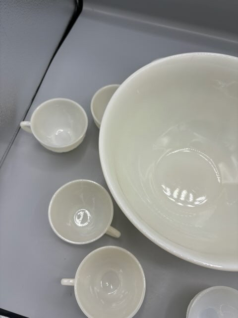 Vintage Anchor Hocking punch bowl set & 9 cups