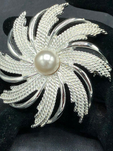 Sarah Coventry  Silvery Sunburst Silver tone Pin