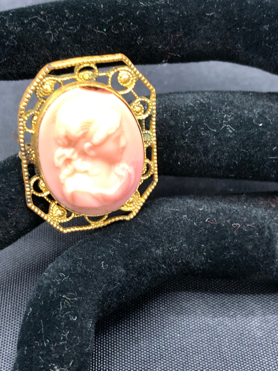 Vintage Cameo Pin