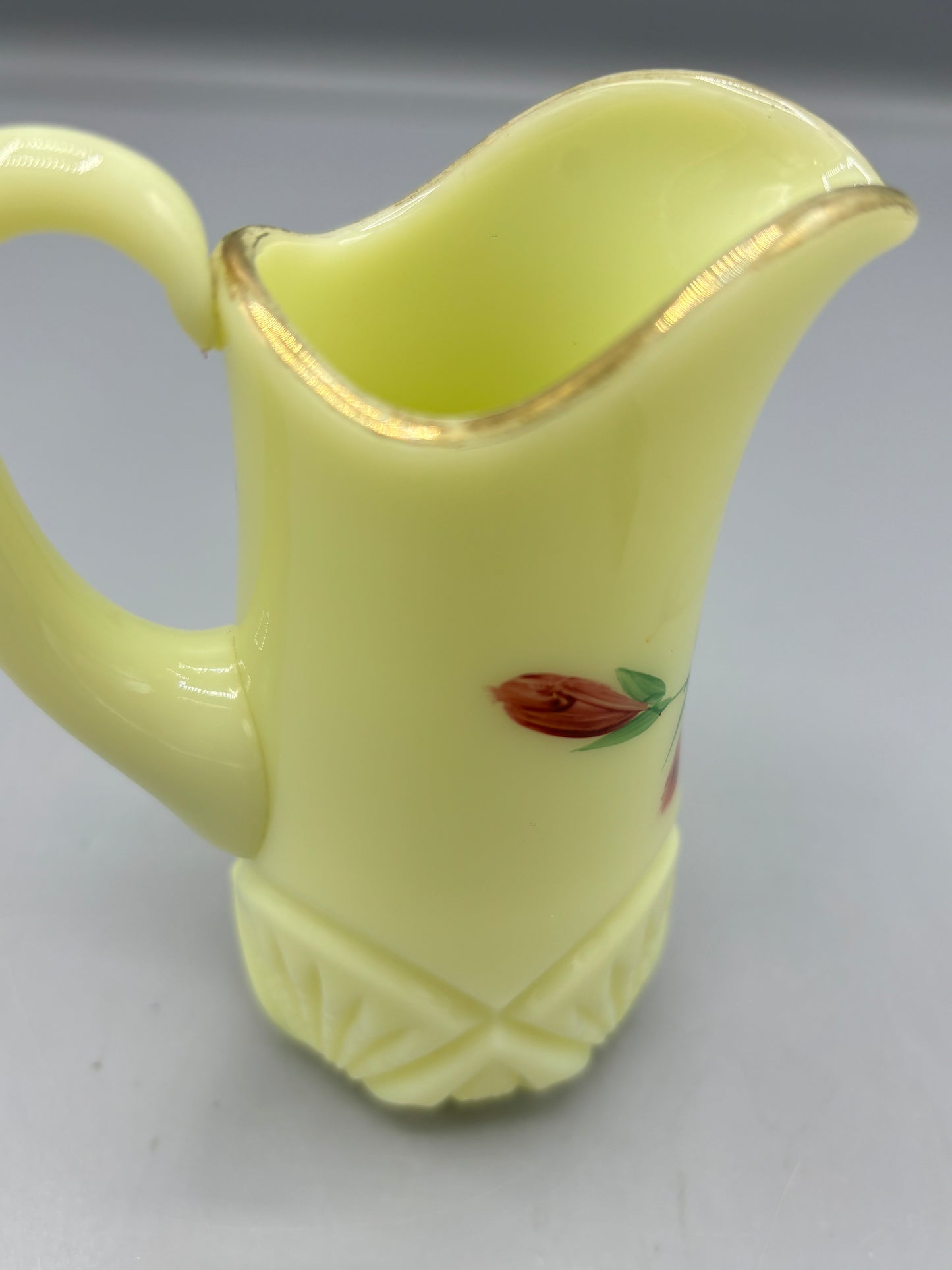 Yellow Custard Hazel Atlas Rose Pitcher