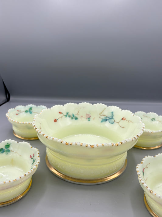 Heisey Custard glass berry bowl set