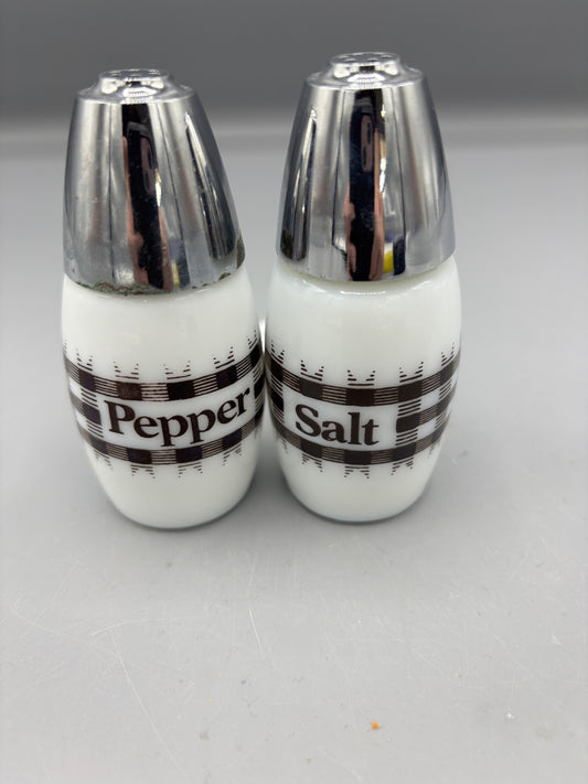 Corning ware black and white salt & peppers shakers