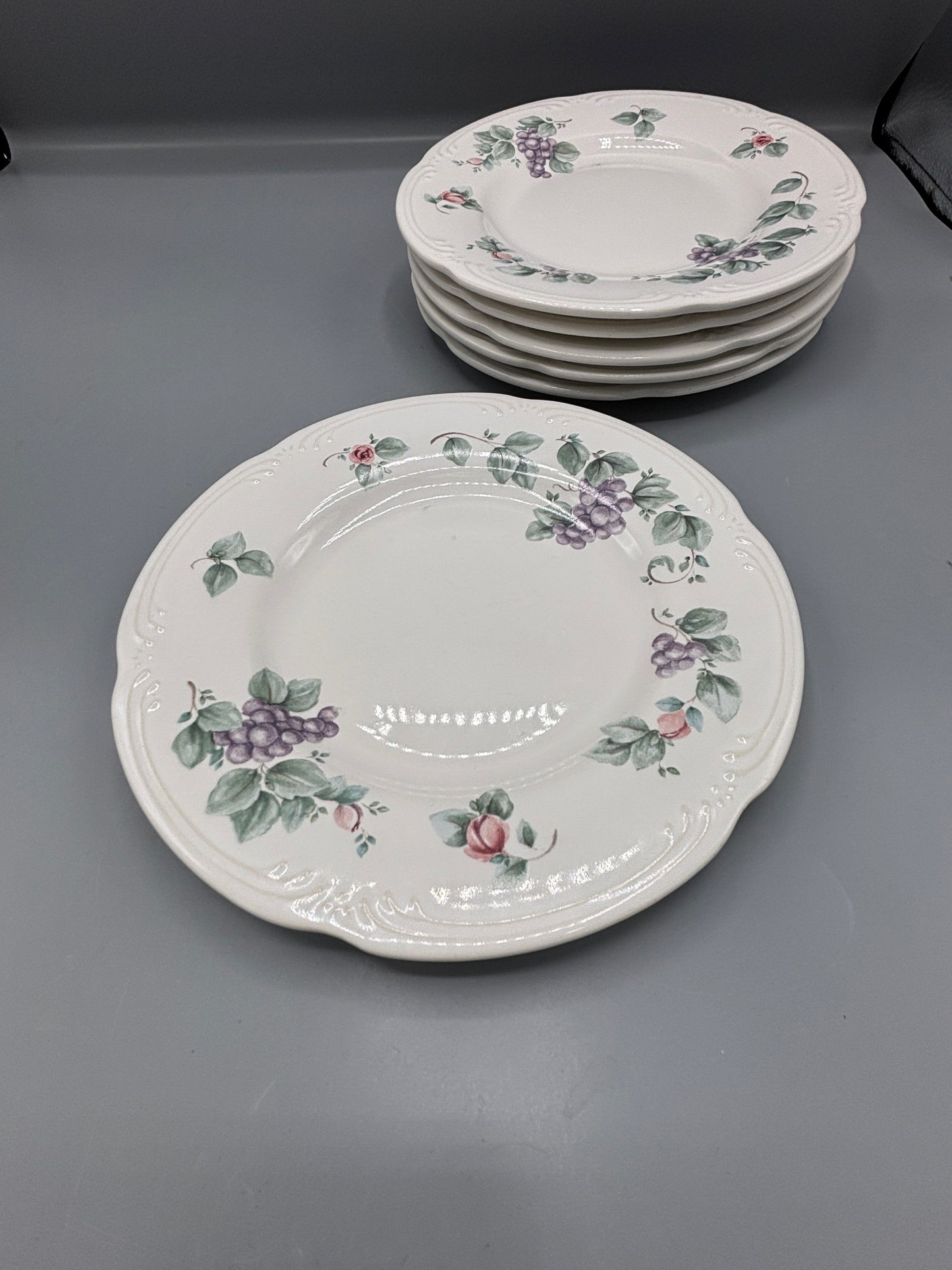 Harvest grapes & vines salad plates