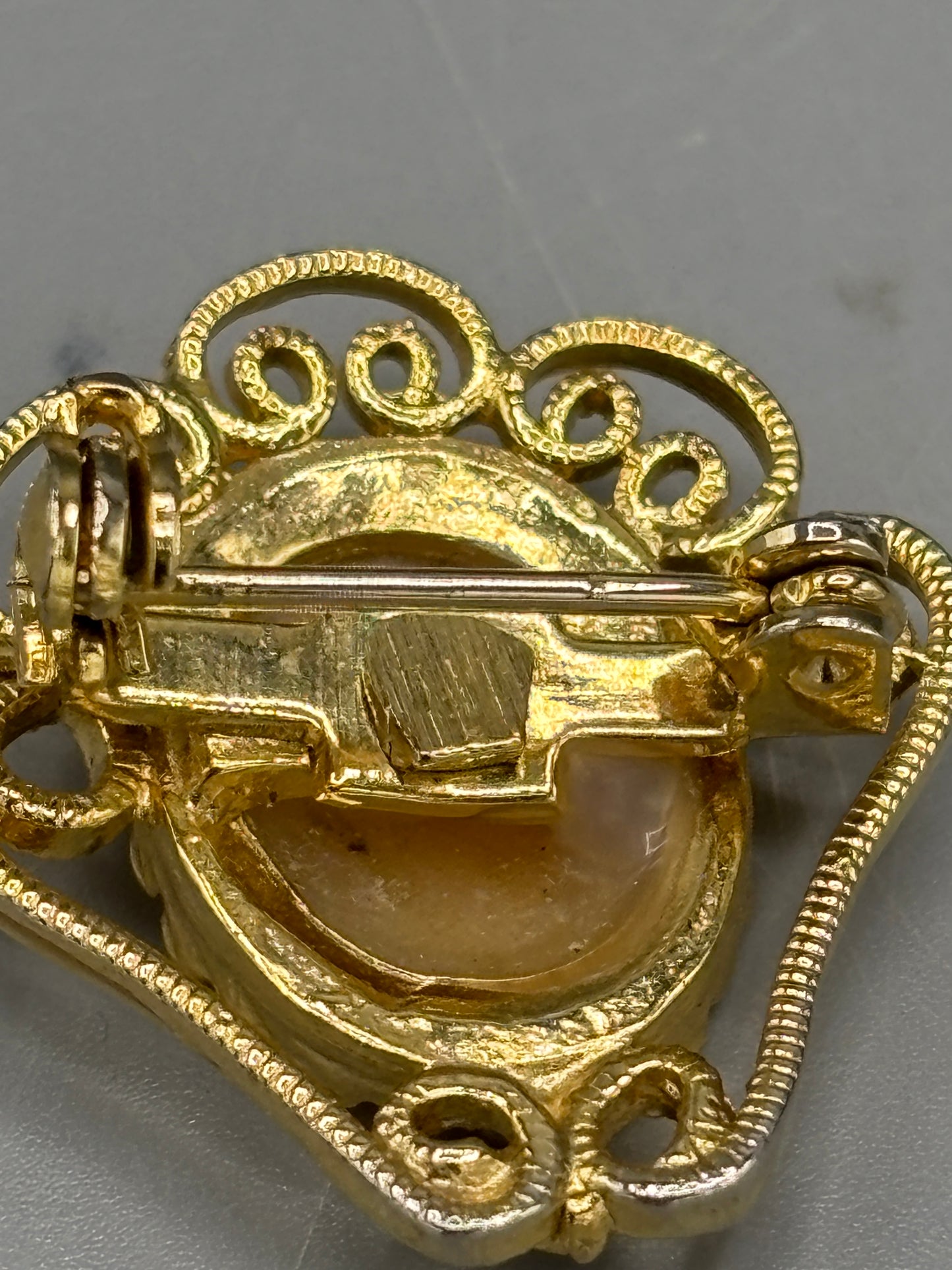 Small gold tone Cameo brooch