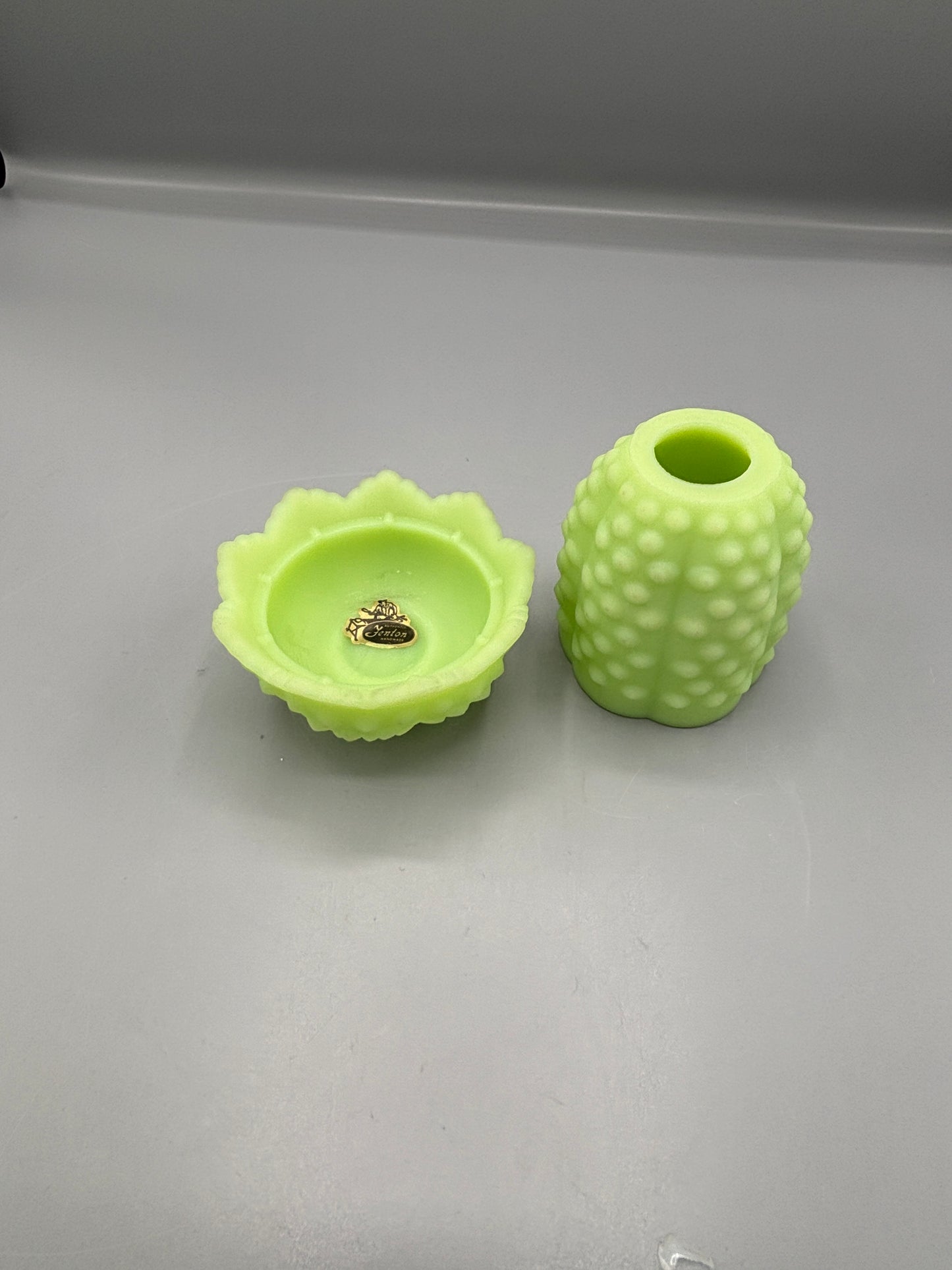 Vintage Fenton Custard green Uranium Fairy lamp