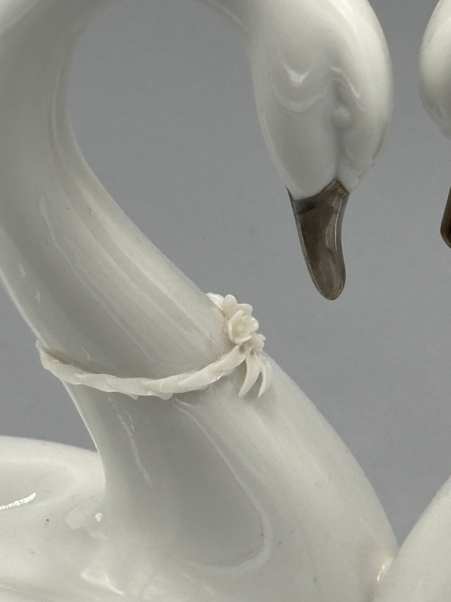 Lladro 2 Swan statue