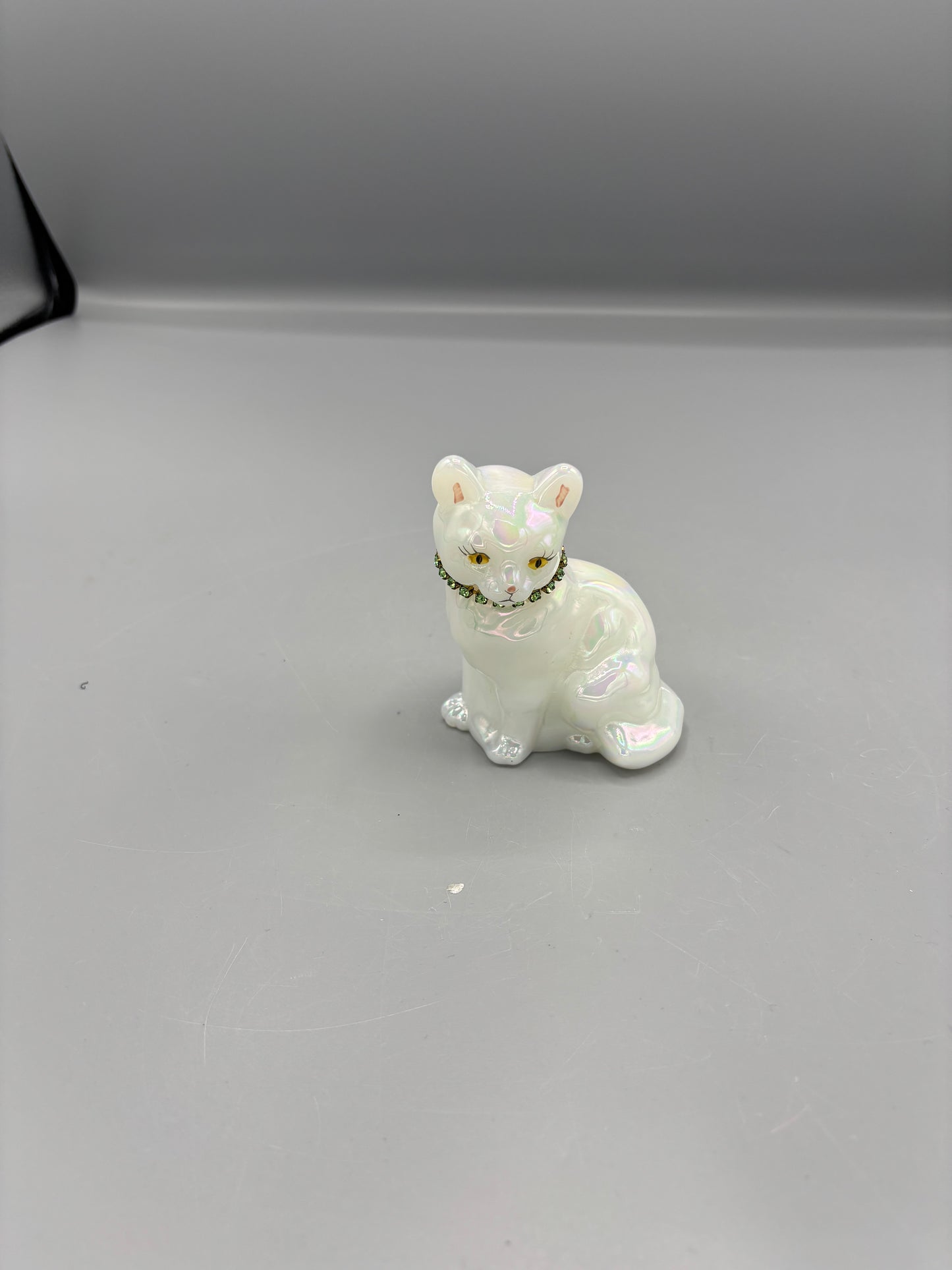 Vintage Fenton Iridescent  white cat with rhinestone collar