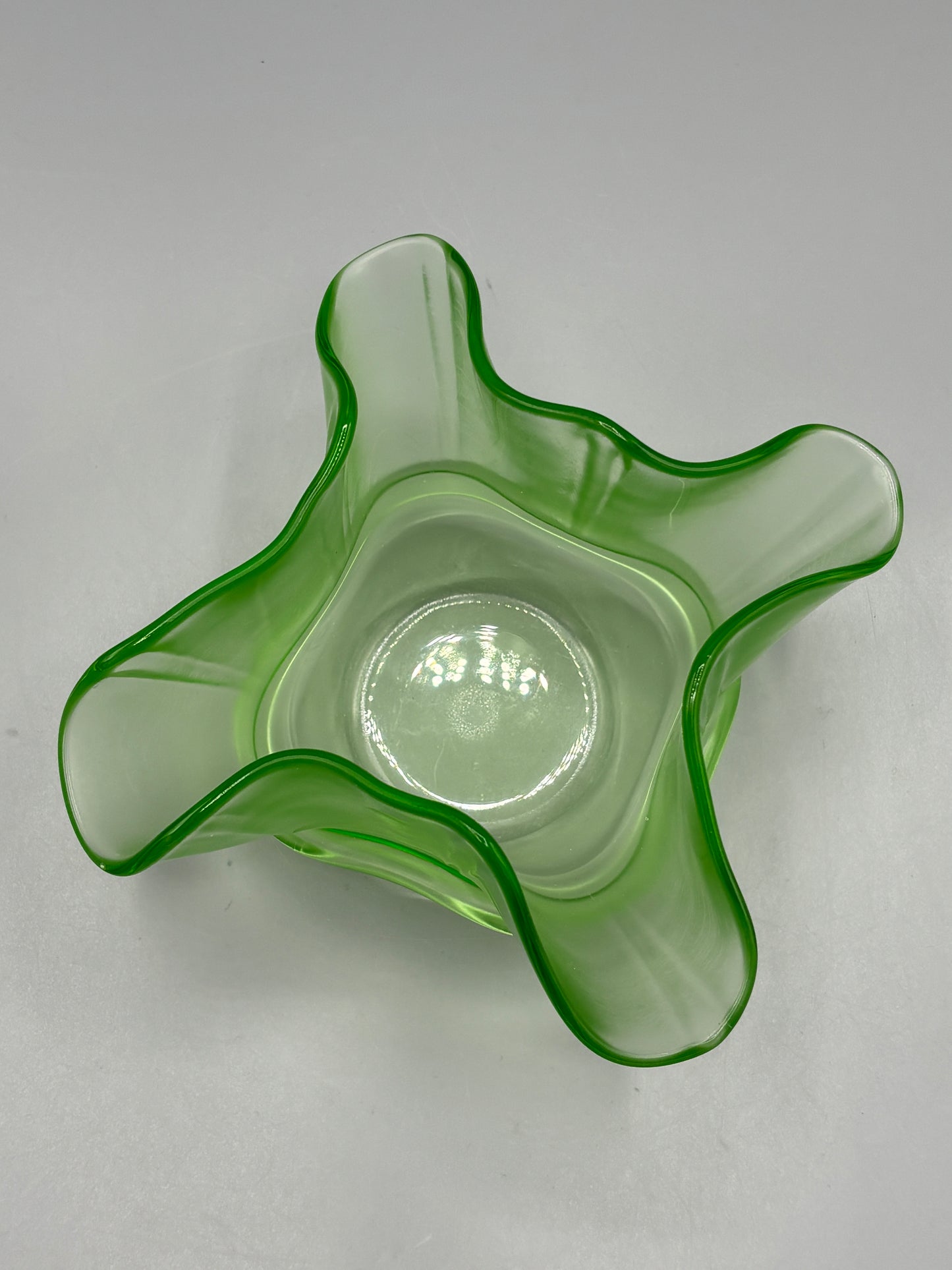Vintage Uranium Duncan Miller ruffle bowl