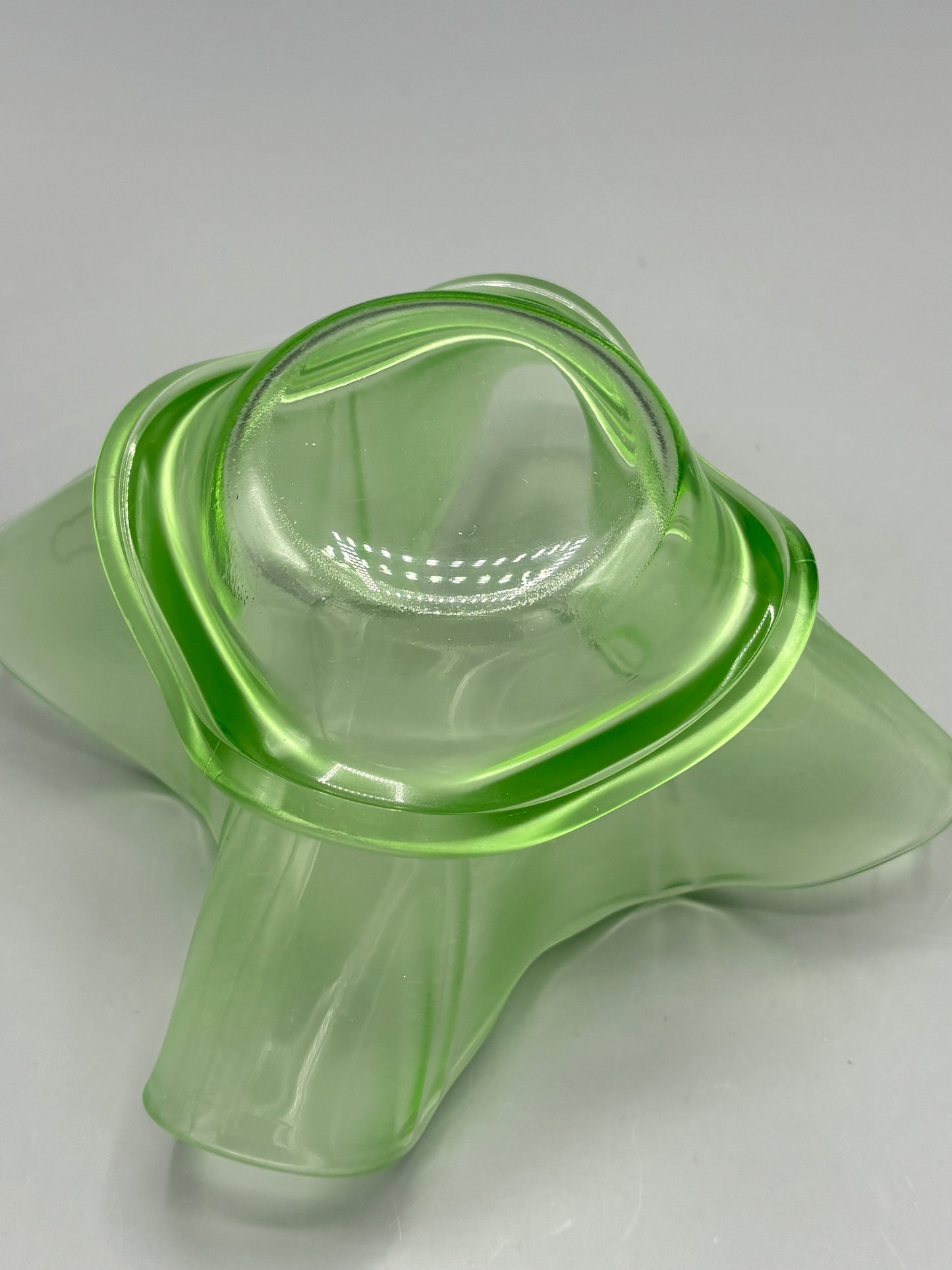 Vintage Uranium Duncan Miller ruffle bowl