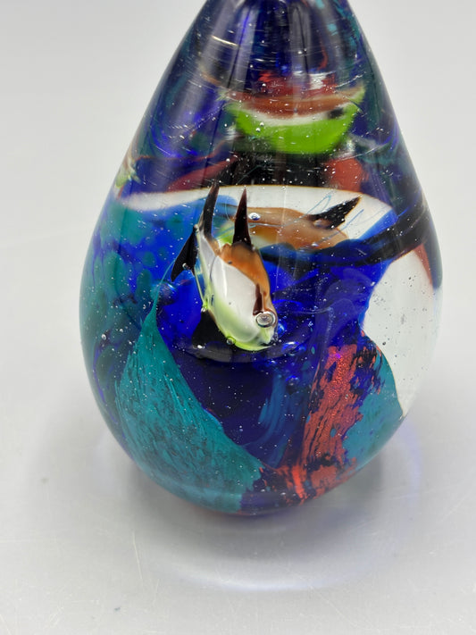 Vintage art glass Ocean fishes egg paperweight