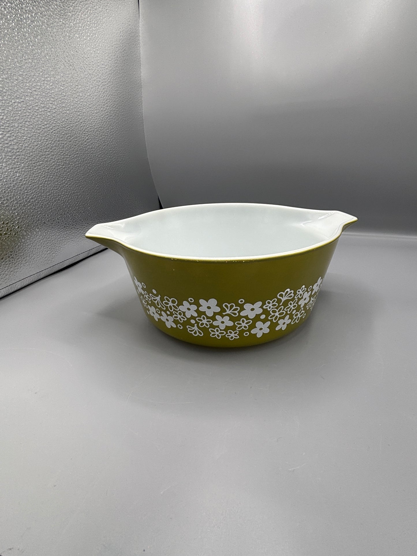 Vintage Pyrex 2.5 qt green Spring Blossom bowl