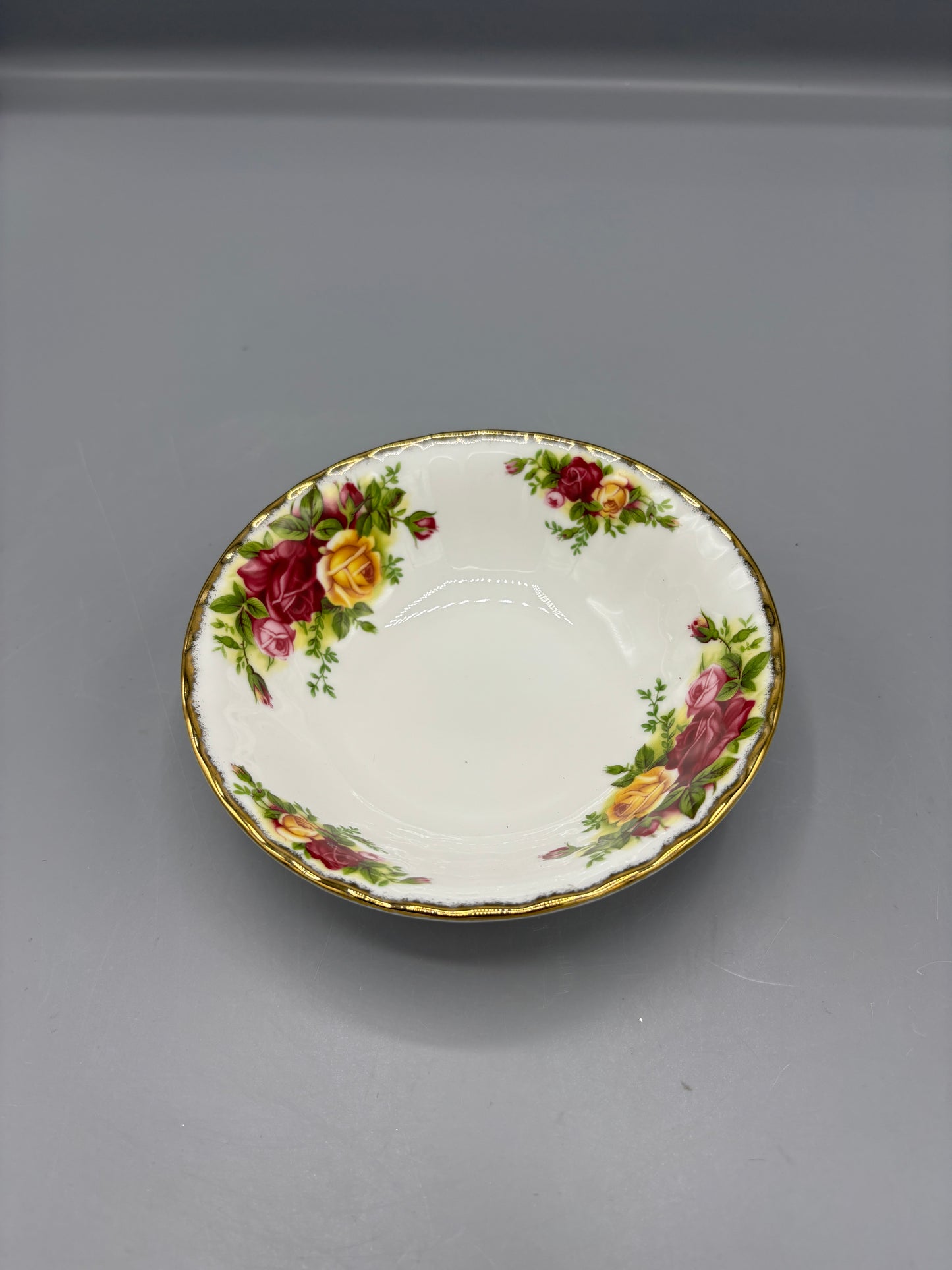 Royal Albert Old Country Roses Berry Bowl