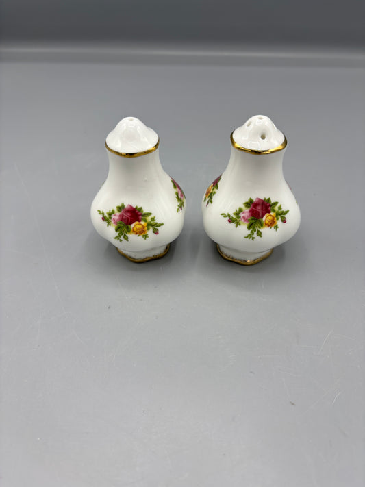 Royal Albert Old Country Roses Salt & Pepper Set
