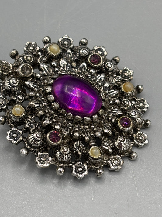 Vintage Sarah Coventry silver tone brooch