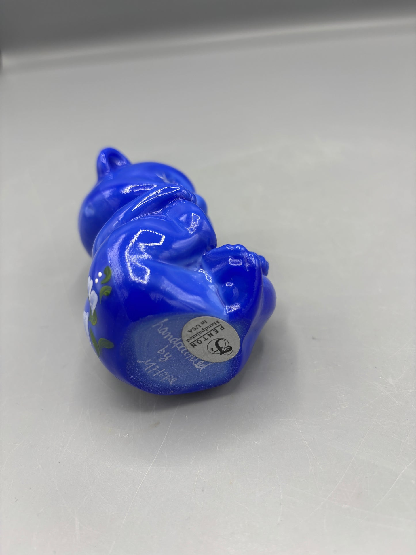 Fenton blue sitting bear with flowers