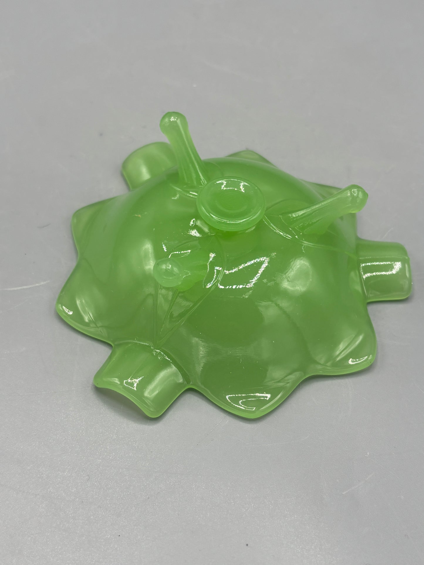 Vintage Fenton Jadeite lotus shape ashtray bowl