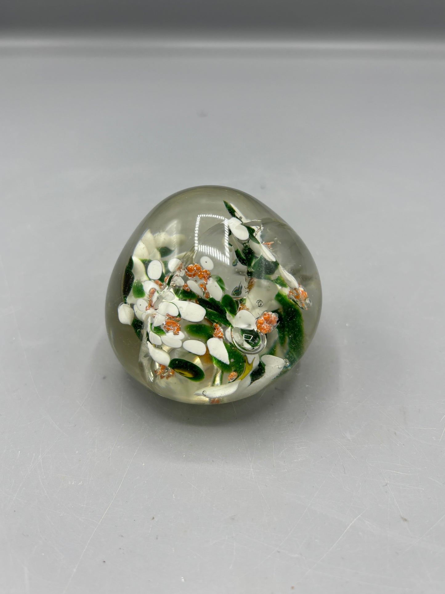 Paperweight with white flowers