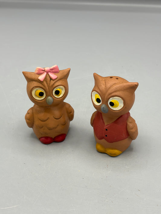 Vintage Cartoon style owl salt & Pepper