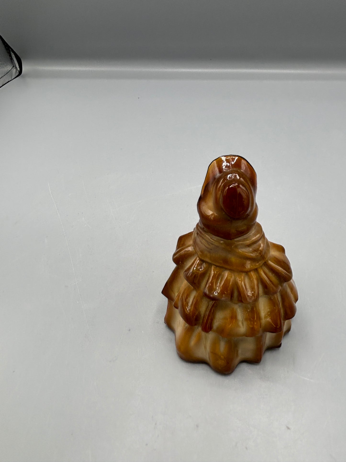 Vintage Boyd glass figurine  "Louise" Brown Slag