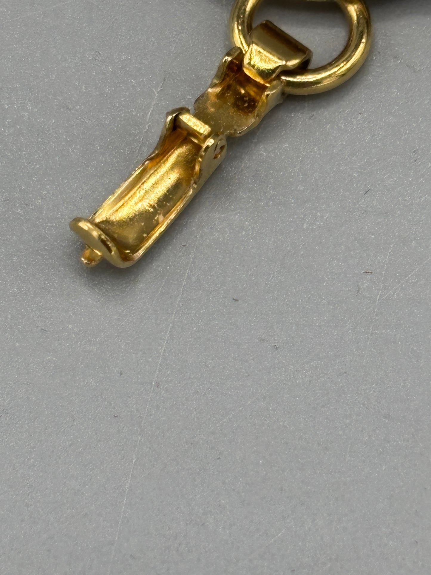 Gold tone disc necklace