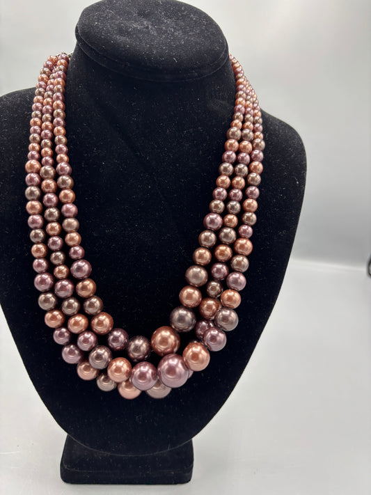 Strand faux Pearl Necklace