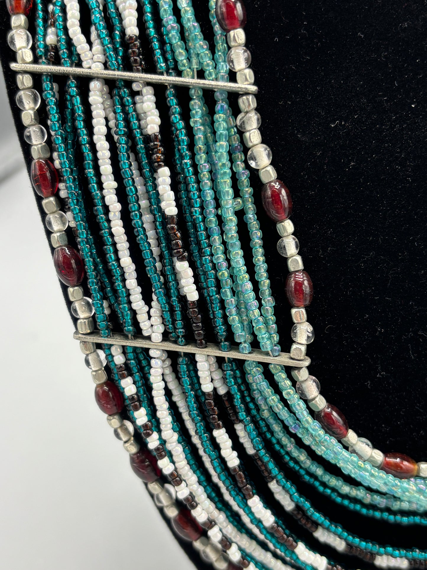 Choker style turquoise colored bead