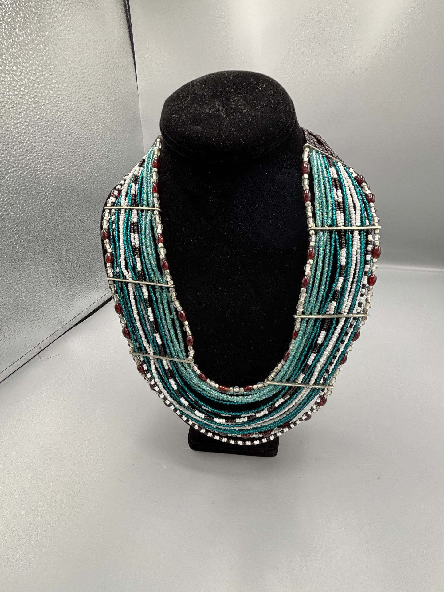 Choker style turquoise colored bead