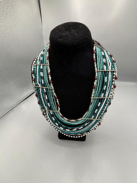 Choker style turquoise colored bead