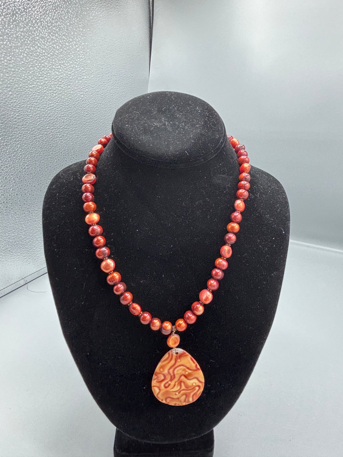 Orange swirl shell & Pearl necklace
