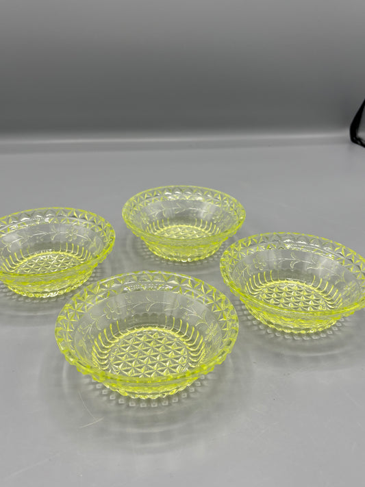 Vintage Vaseline glass berry bowl set