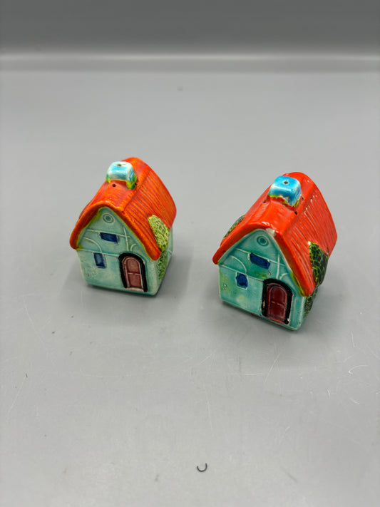 Vintage Cottage salt & pepper