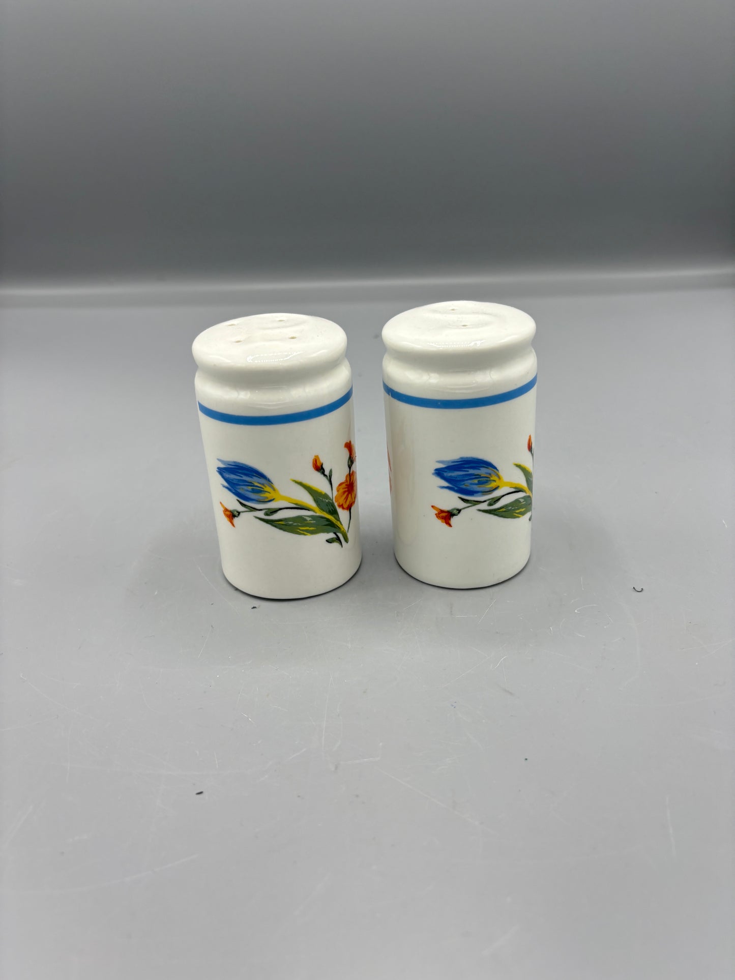 Lovely floral salt & pepper shakers