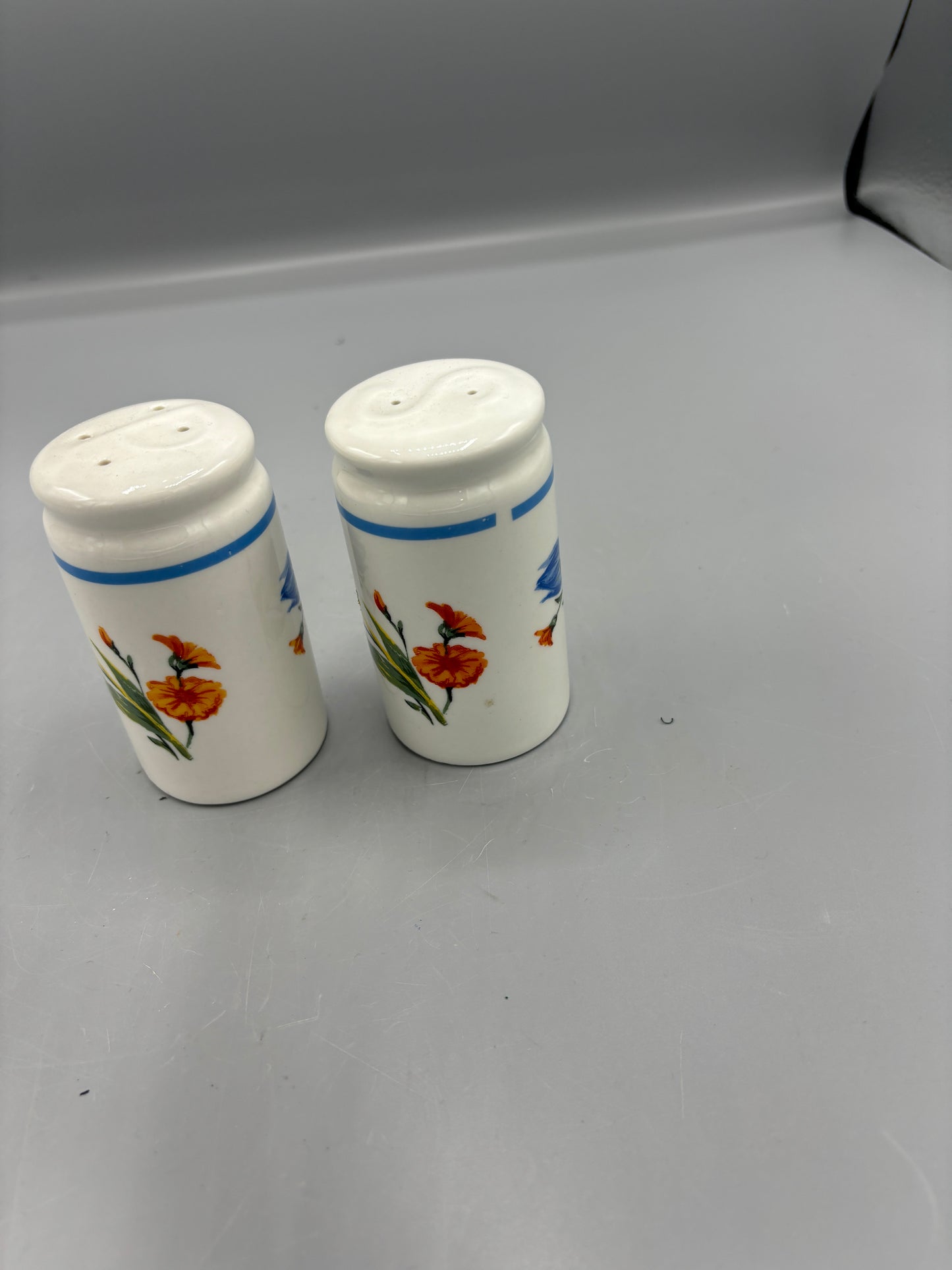 Lovely floral salt & pepper shakers