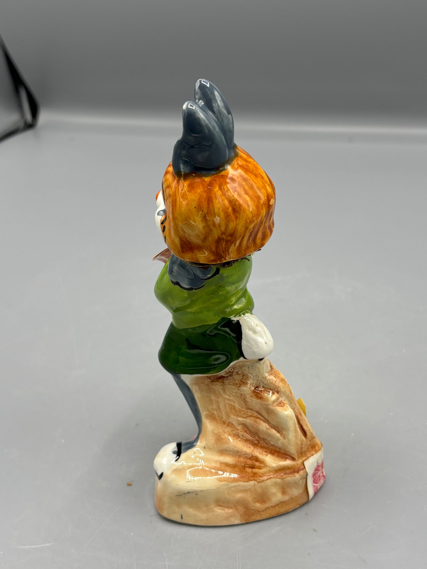 Vintage Warner Brothers Looney Tunes Honey Bunny liqueur decanter