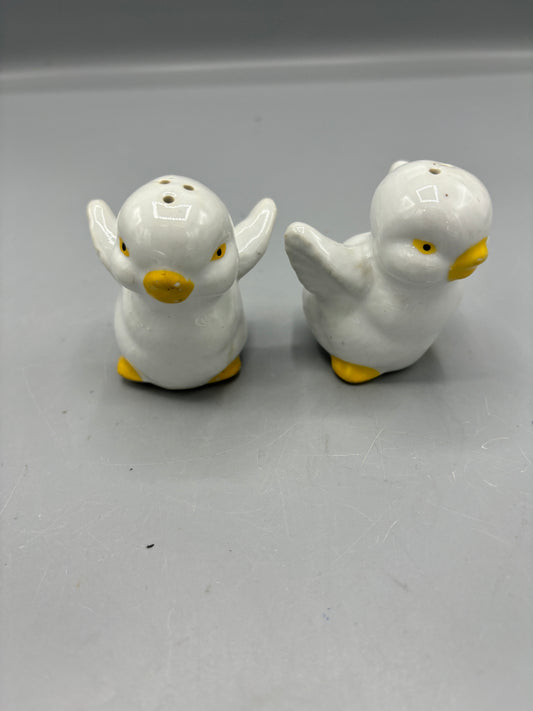 Vintage bird Salt & Pepper shakers