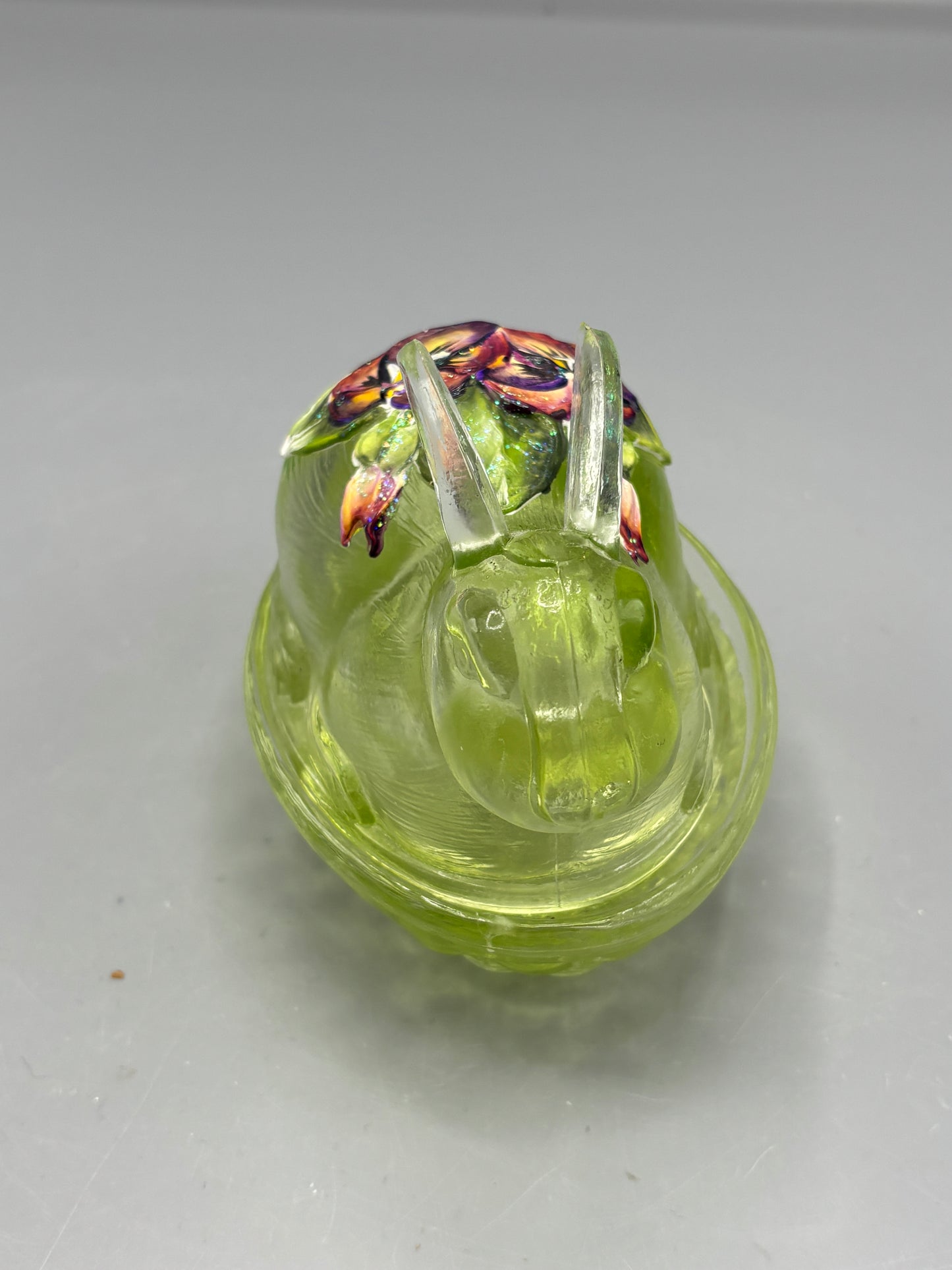 Vintage L.E.Smith painted green rabbit on nest