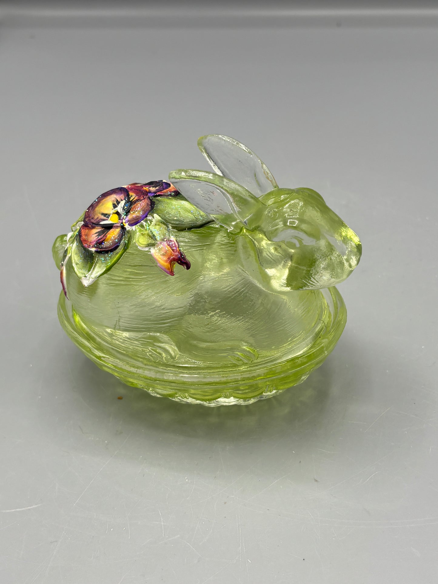 Vintage L.E.Smith painted green rabbit on nest