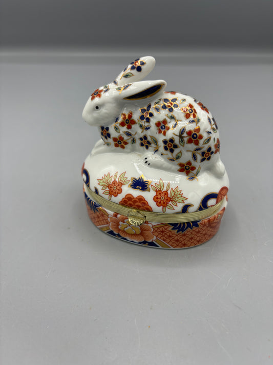 Floral bunny trinket box