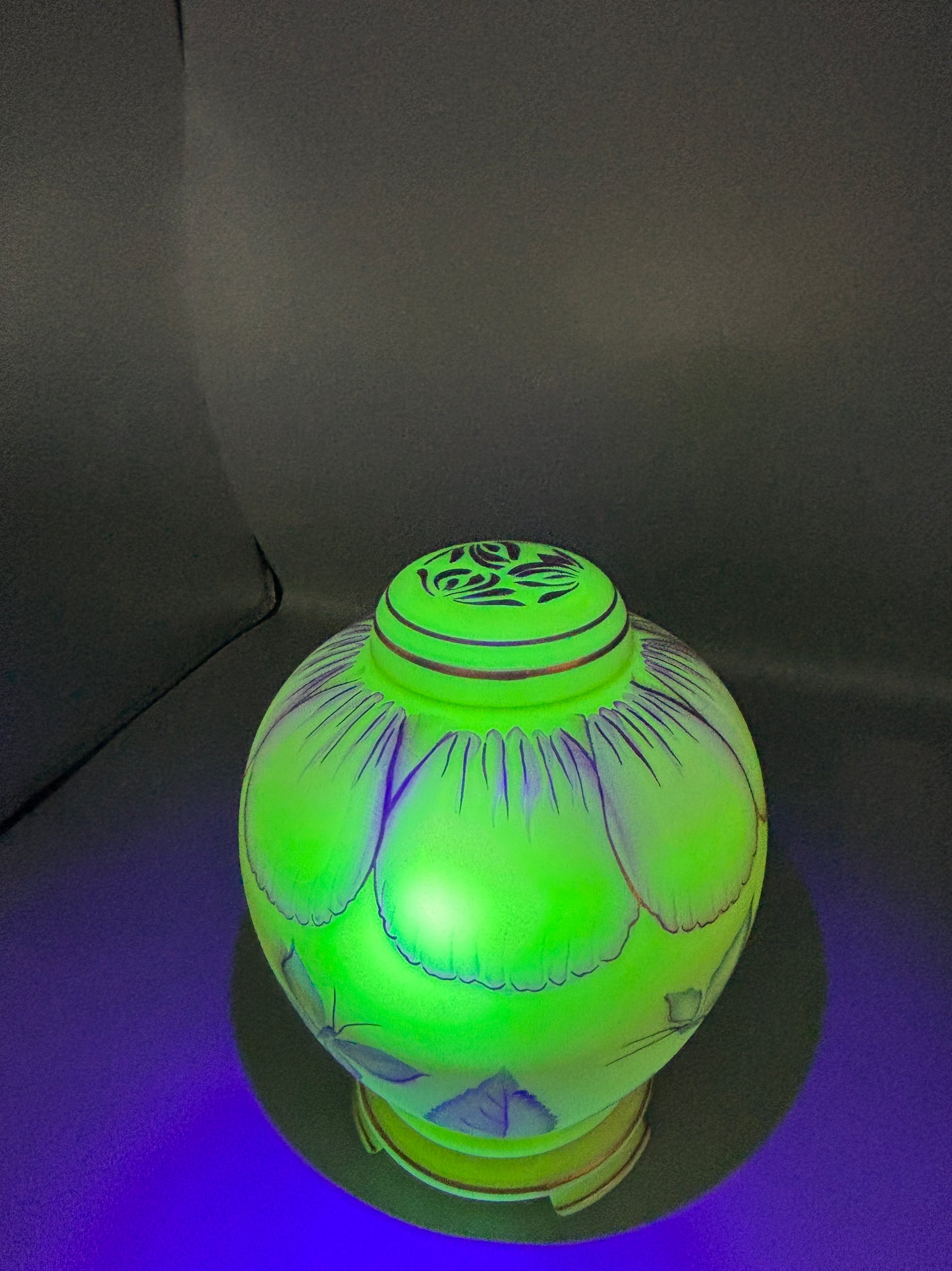 Vintage Fenton anniversary Burmese satin glass ginger jar