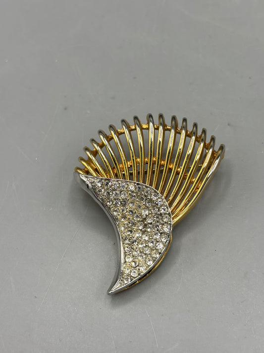 Vintage Ledo rhinestone brooch