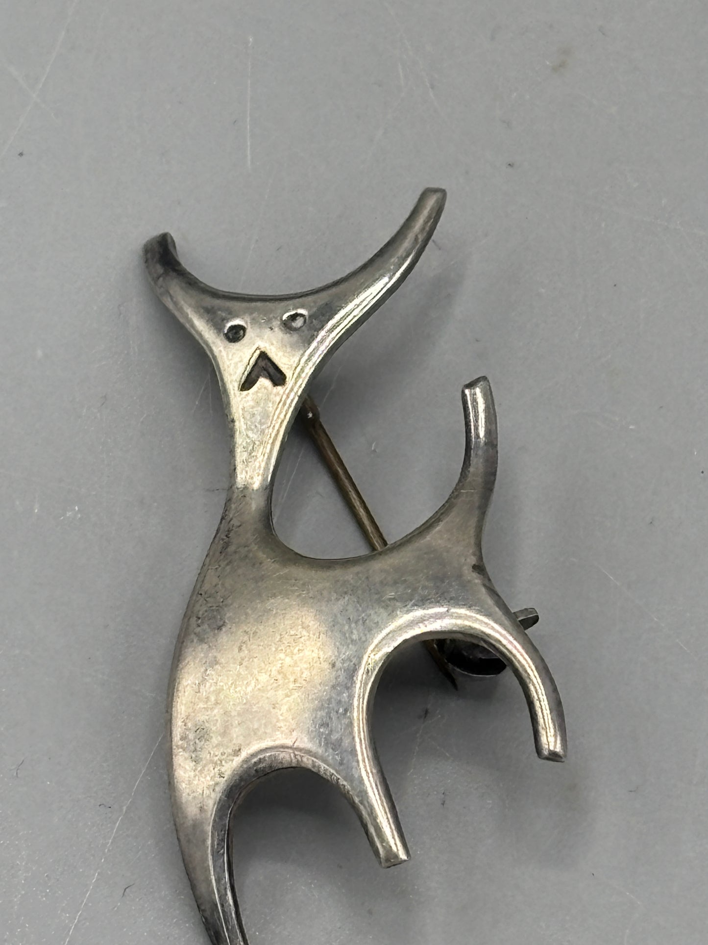 Vintage Ra & La sterling animal brooch