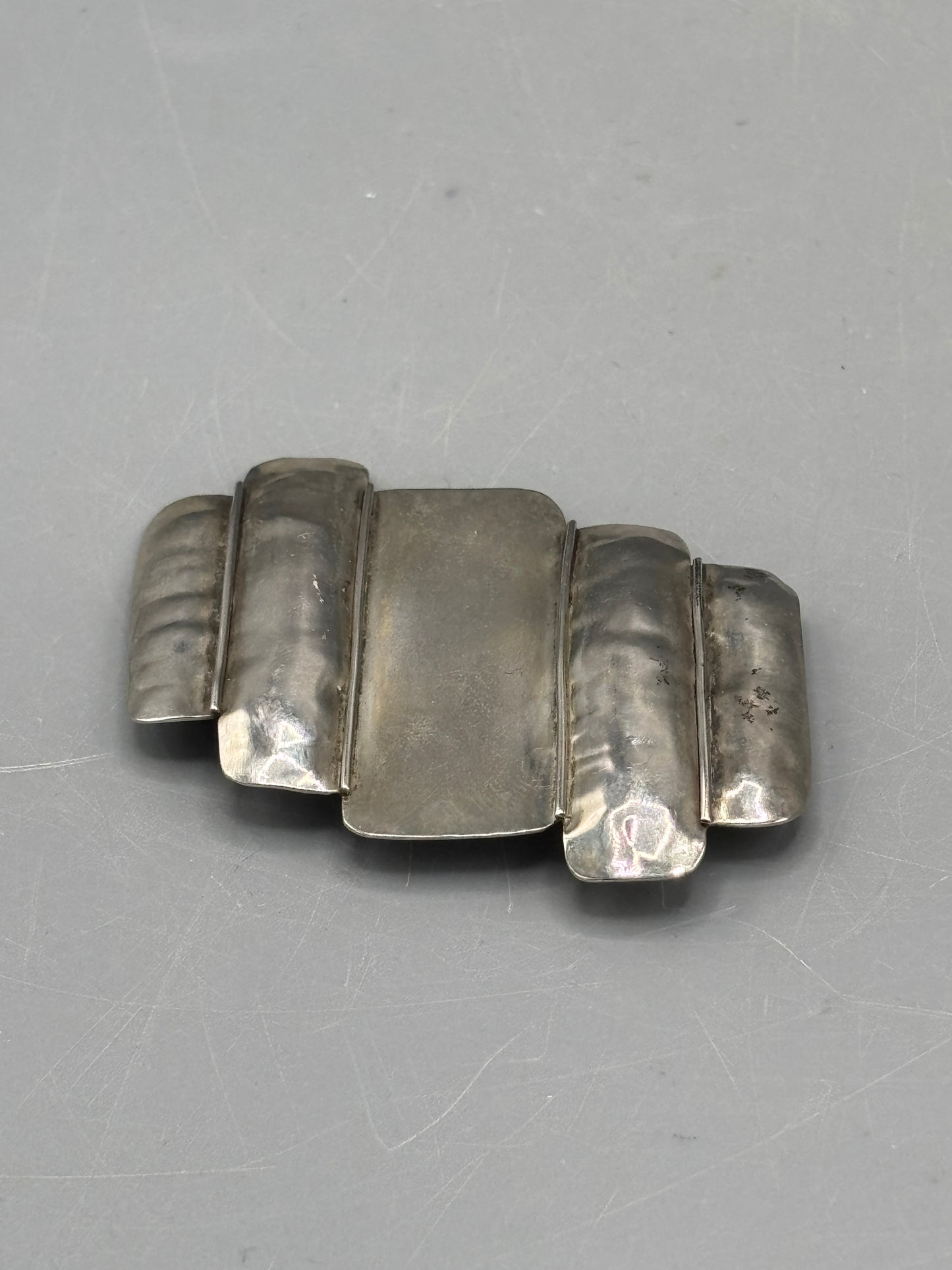 Vintage silver tone pattern brooch