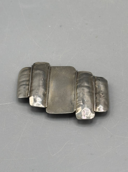Vintage silver tone pattern brooch